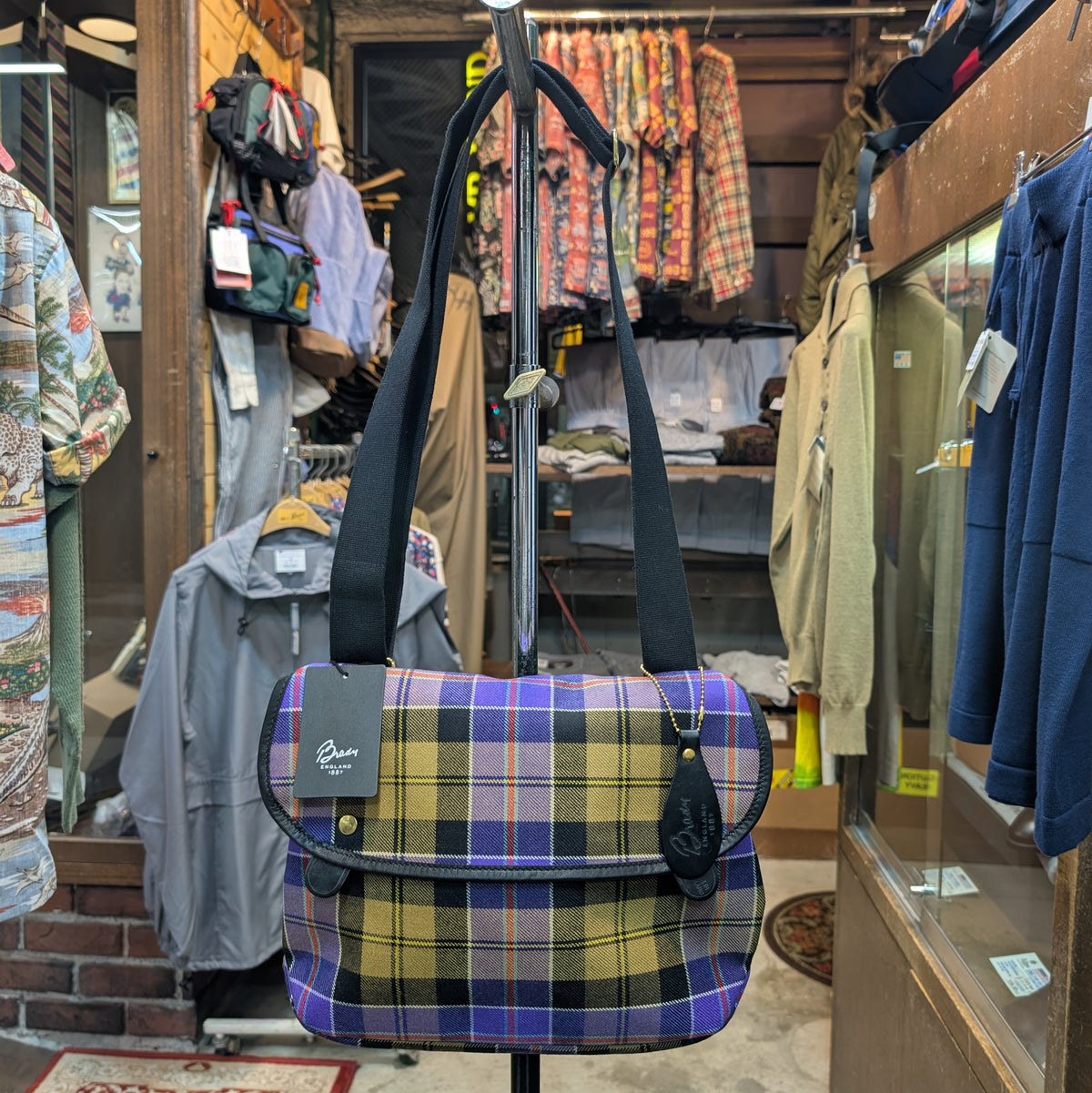Avon　= lochcarron 100% scottish wool fabric  =